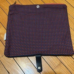Sunbrella Limited 2019 Zipper Case 12x13.5 Nwot